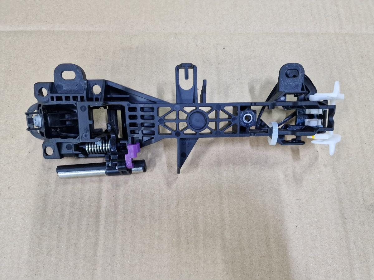 Maner/suport exterior portiera fata dreapta fata TOYOTA COROLLA _E21_ 2018 -> 1.8 Hybrid 2ZR-FXE 160FR² 160FR2