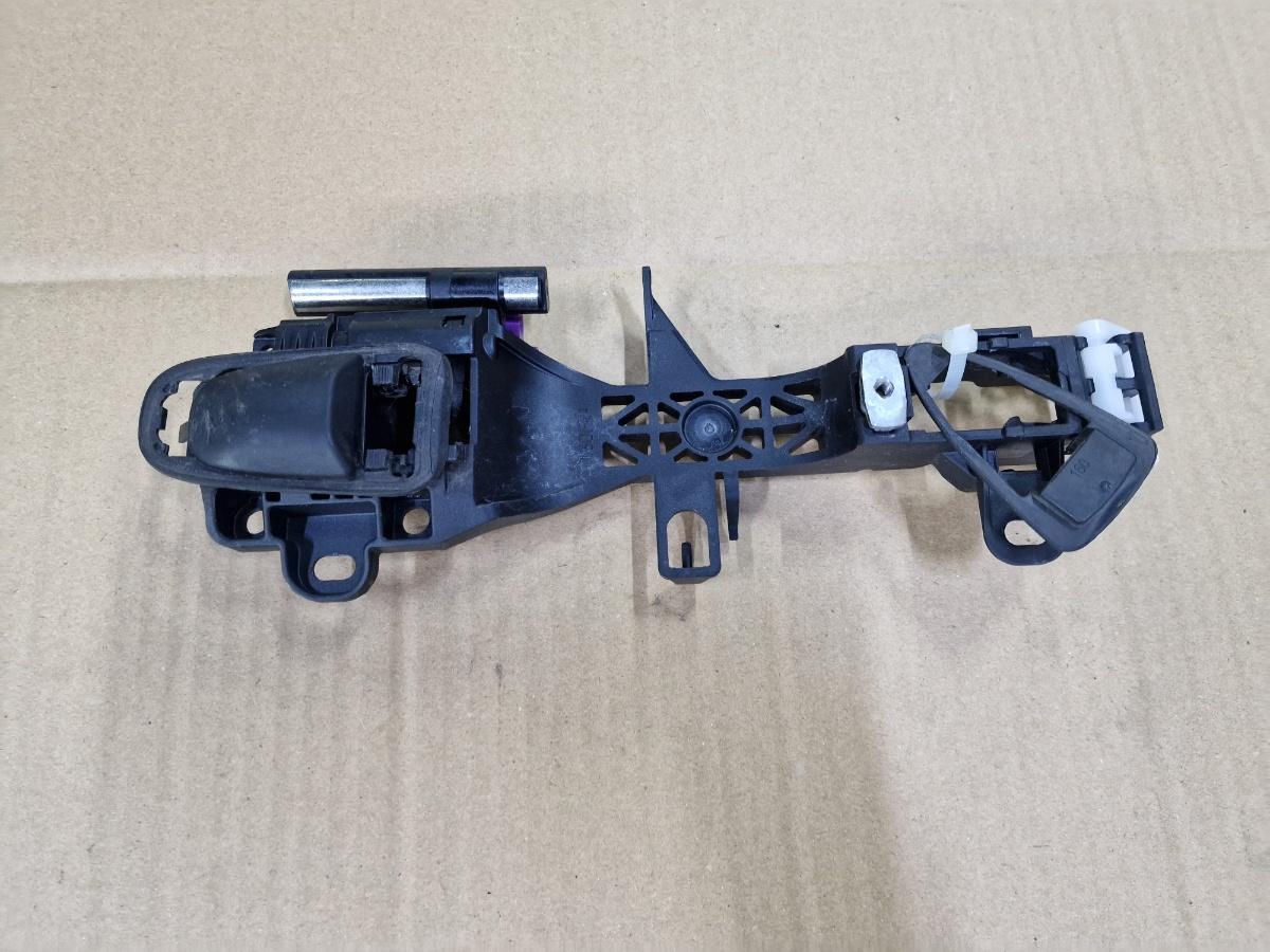 Maner/suport exterior portiera fata dreapta fata TOYOTA COROLLA _E21_ 2018 -> 1.8 Hybrid 2ZR-FXE 160FR² 160FR2