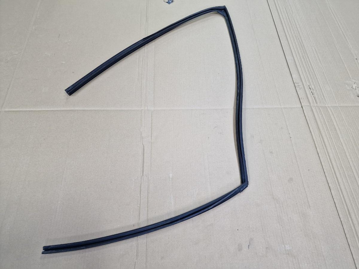 Cheder geam portiera dreapta fata TOYOTA COROLLA _E21_ 2018 -> 1.8 Hybrid 2ZR-FXE 68141-02390 A1R