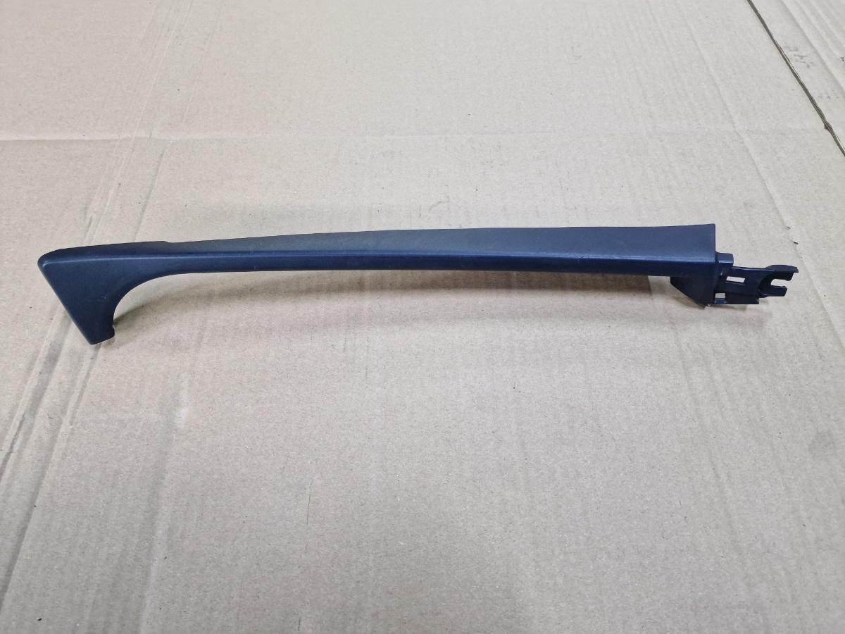 Ornament cadru interior portiera dreapta fata TOYOTA COROLLA _E21_ 2018 -> 1.8 Hybrid 2ZR-FXE 67663-02030