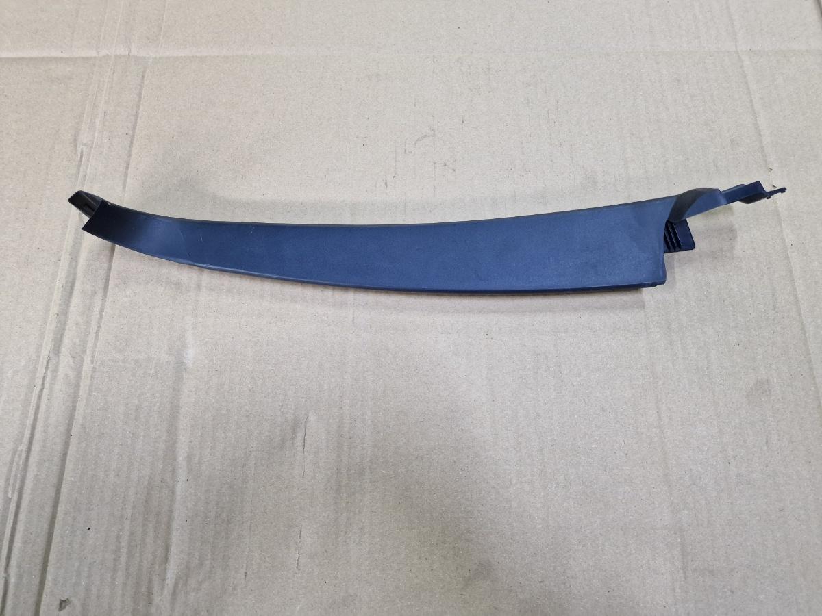 Ornament cadru interior portiera dreapta fata TOYOTA COROLLA _E21_ 2018 -> 1.8 Hybrid 2ZR-FXE 67663-02030