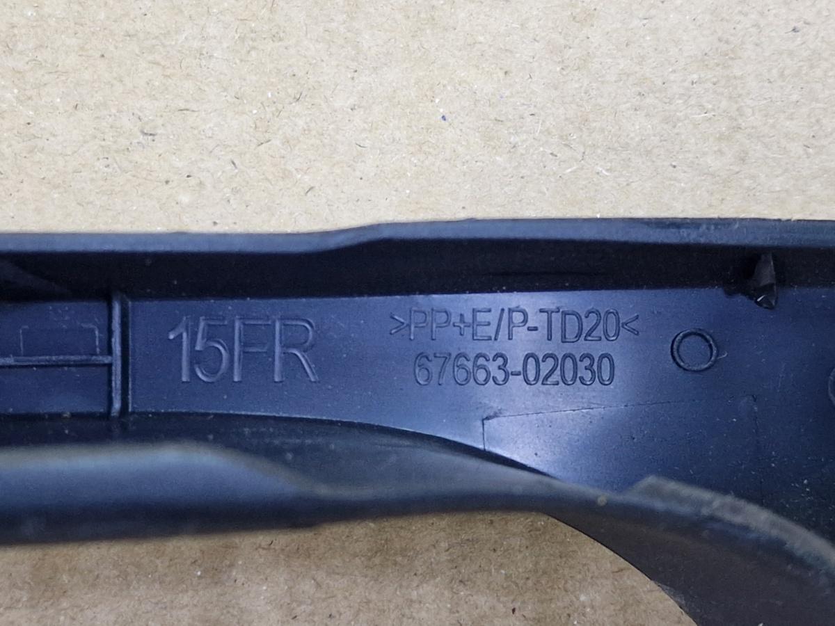 Ornament cadru interior portiera dreapta fata TOYOTA COROLLA _E21_ 2018 -> 1.8 Hybrid 2ZR-FXE 67663-02030