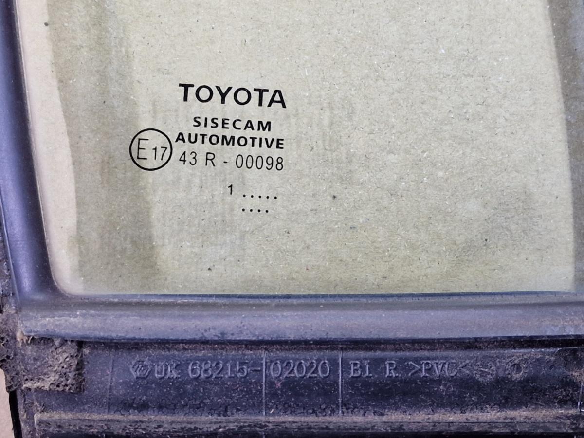 Geam fix fata dreapta TOYOTA COROLLA _E21_ 2018 -> 1.8 Hybrid 2ZR-FXE 68215-02020