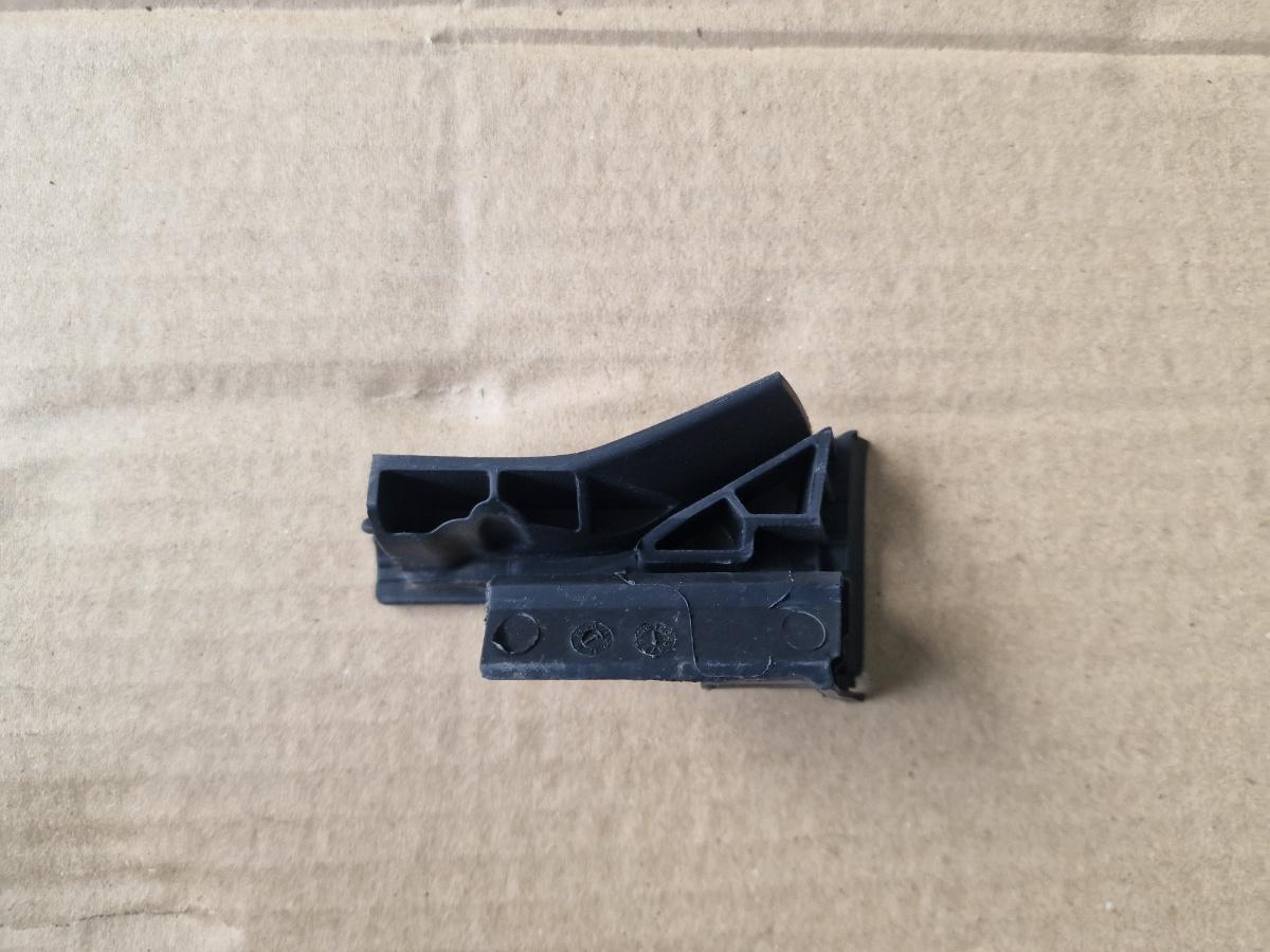 Ornament colt portiera dreapta fata TOYOTA COROLLA _E21_ 2018 -> 1.8 Hybrid 2ZR-FXE 67837-020880