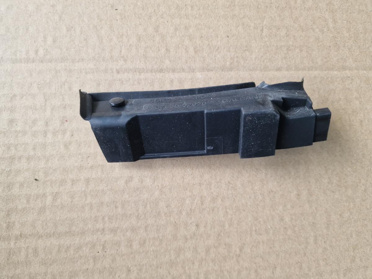 Ornament etansare portiera fata dreapta fata TOYOTA COROLLA _E21_ 2018 -> 1.8 Hybrid 2ZR-FXE 67835-02020