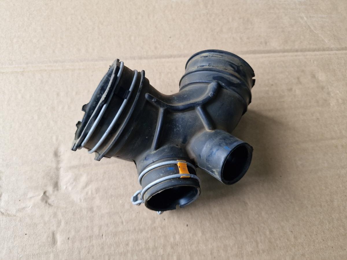 Furtun clapeta admisie aer TOYOTA COROLLA _E21_ 2018 -> 1.8 Hybrid 2ZR-FXE 17881-0T440 17880-0T440