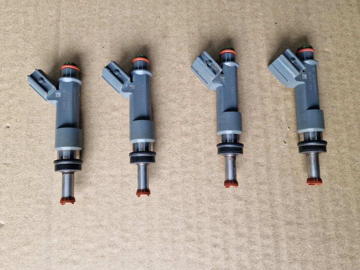 Set injectoare combustibil TOYOTA COROLLA _E21_ 2018 -> 1.8 Hybrid 2ZR-FXE 263012607 23250-0T110