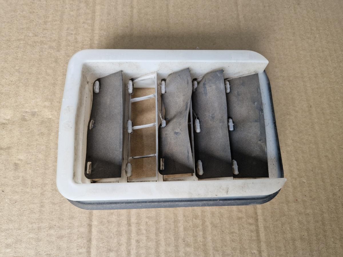 Grilaj portbagaj stanga spate TOYOTA COROLLA _E21_ 2018 -> 1.8 Hybrid 2ZR-FXE 62940-02260