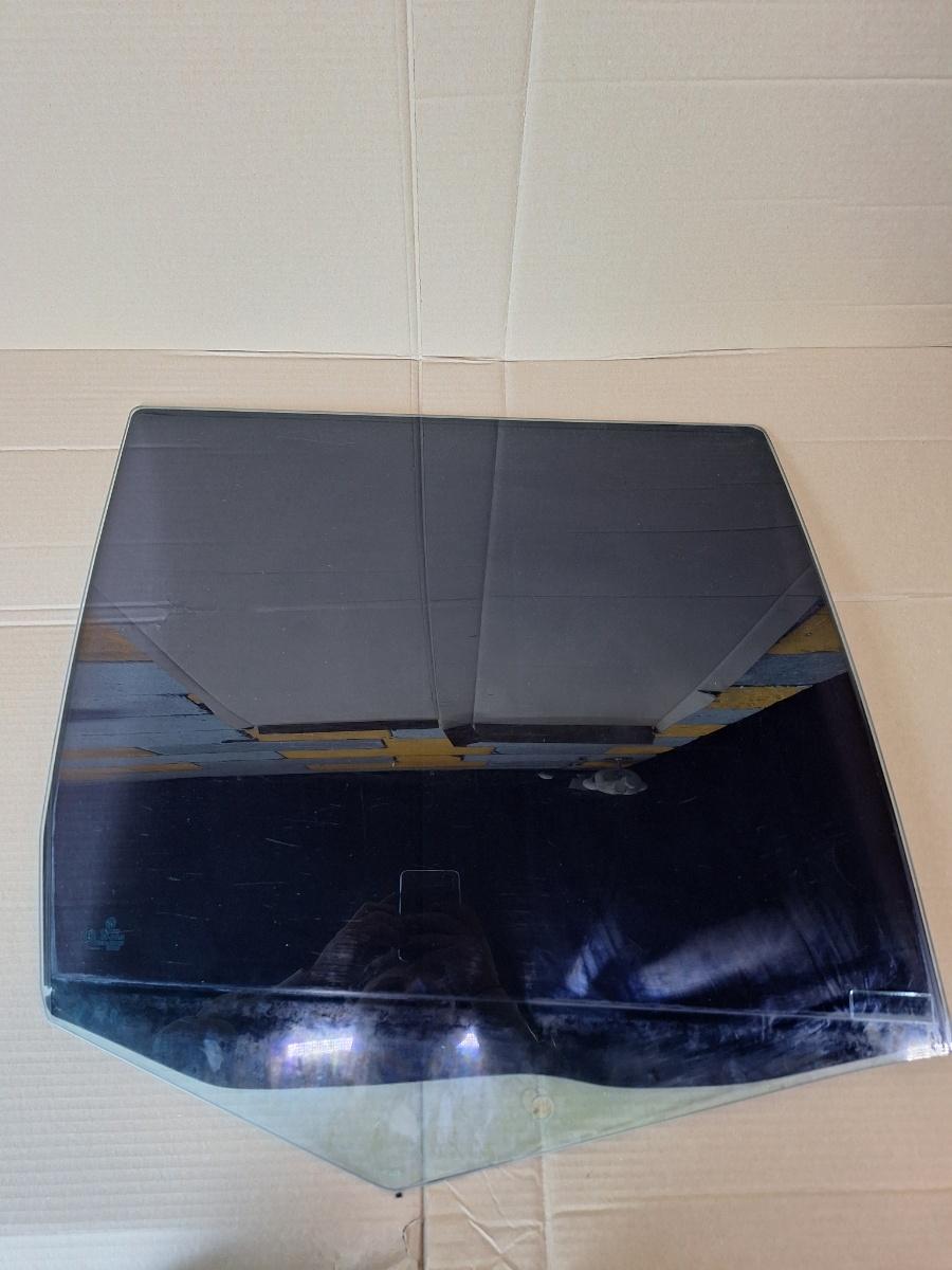 Geam portiera dreapta spate VOLKSWAGEN GOLF IV Variant 1J5 1999 - 2006 1.9 TDI ATD, AXR