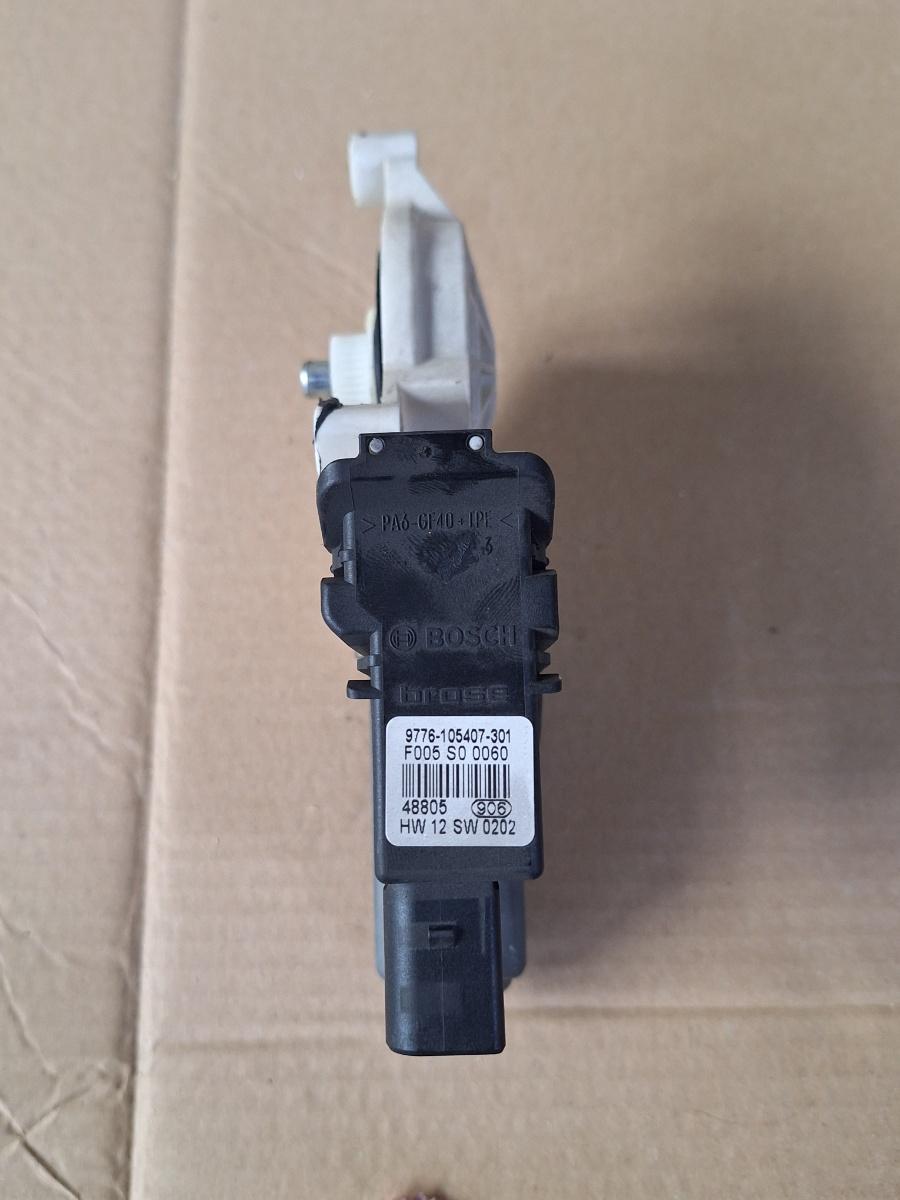 Motoras geam dreapta spate VOLKSWAGEN GOLF IV Variant 1J5 1999 - 2006 1.9 TDI ATD, AXR 1C0919812A