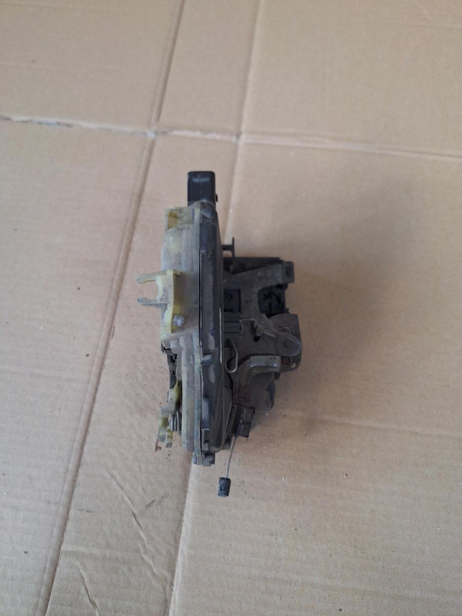 Broasca usa dreapta spate VOLKSWAGEN GOLF IV Variant 1J5 1999 - 2006 1.9 TDI ATD, AXR