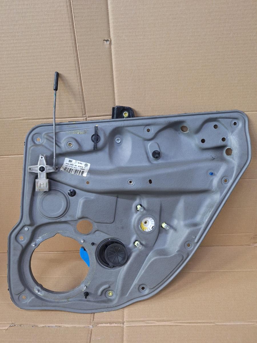 Macara Geam dreapta spate VOLKSWAGEN GOLF IV Variant 1J5 1999 - 2006 1.9 TDI ATD, AXR