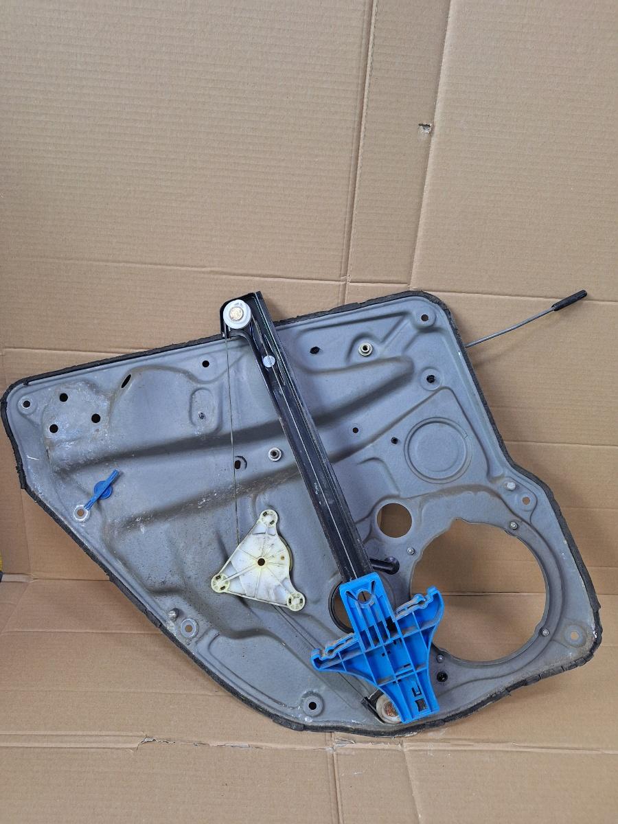 Macara Geam dreapta spate VOLKSWAGEN GOLF IV Variant 1J5 1999 - 2006 1.9 TDI ATD, AXR