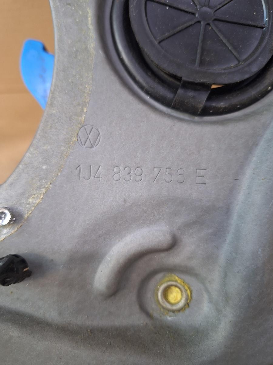 Macara Geam dreapta spate VOLKSWAGEN GOLF IV Variant 1J5 1999 - 2006 1.9 TDI ATD, AXR