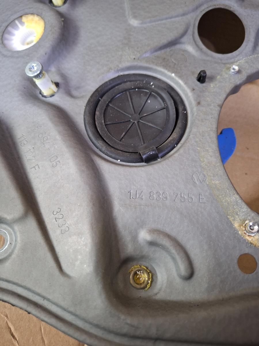 Macara Geam stanga spate VOLKSWAGEN GOLF IV Variant 1J5 1999 - 2006 1.9 TDI ATD, AXR 1J4839729K