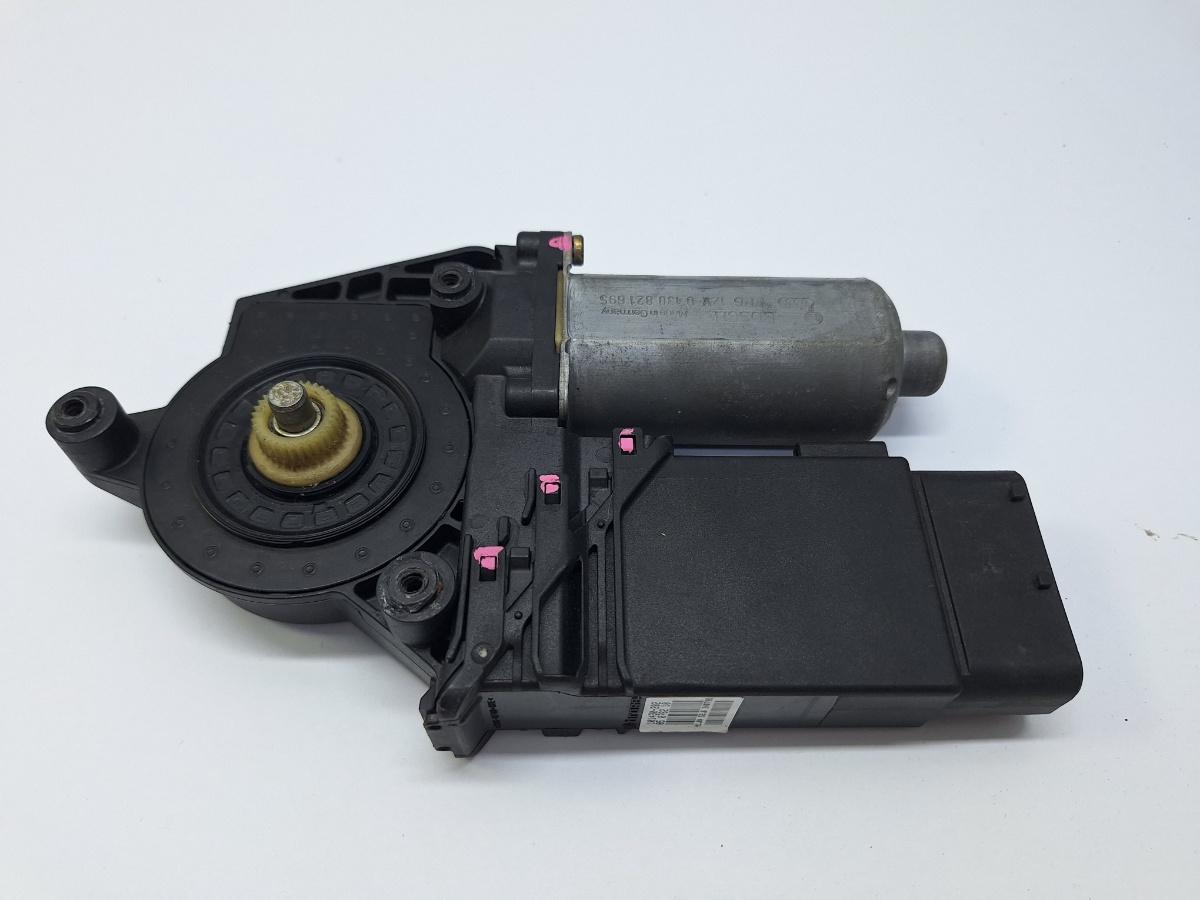Motoras geam stanga fata VOLKSWAGEN PASSAT 3B3 2000 - 2005 1.9 TDI AVF, AWX 101430202