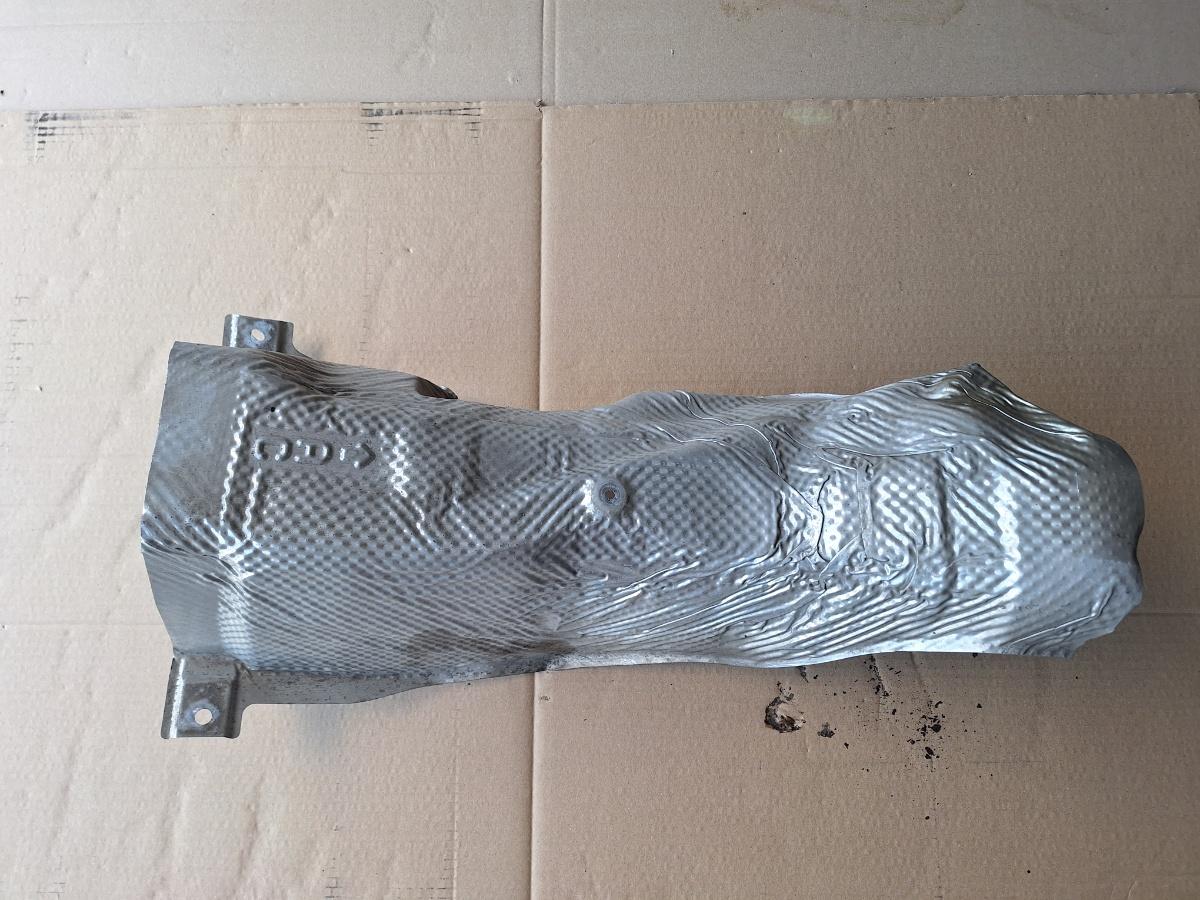 Scut termic teava de esapament TOYOTA COROLLA _E21_ 2018 -> 1.8 Hybrid 2ZR-FXE 5811302250