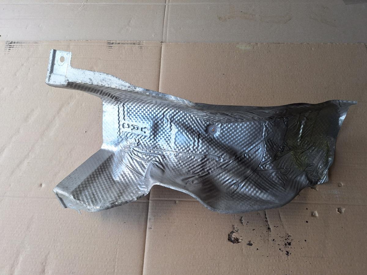 Scut termic teava de esapament TOYOTA COROLLA _E21_ 2018 -> 1.8 Hybrid 2ZR-FXE 5811302250