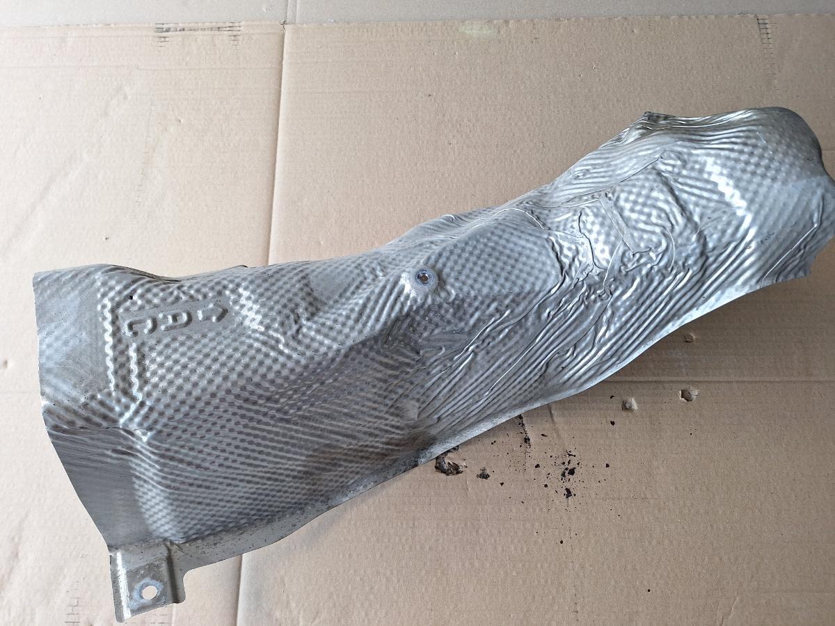 Scut termic teava de esapament TOYOTA COROLLA _E21_ 2018 -> 1.8 Hybrid 2ZR-FXE 5811302250