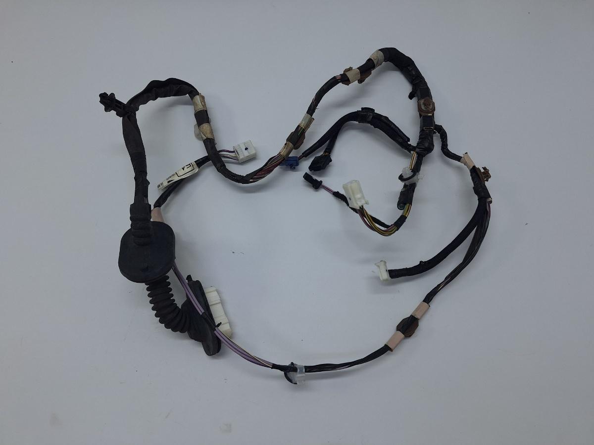 Cablaj portiera spate dreapta TOYOTA COROLLA _E21_ 2018 -> 1.8 Hybrid 2ZR-FXE 8215302F60