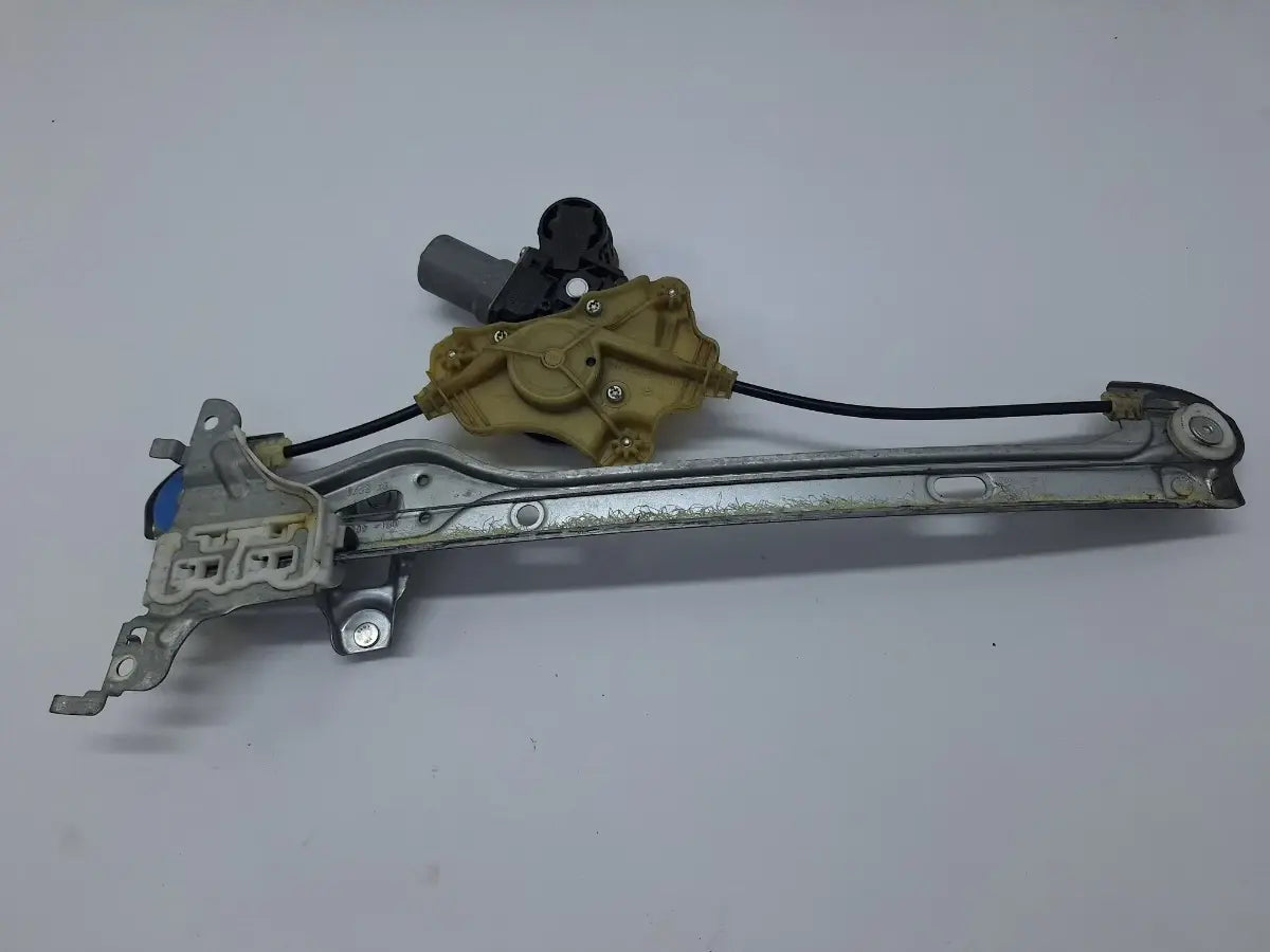 Macara geam dreapta spate TOYOTA COROLLA _E21_ 2018 -> 1.8 Hybrid 2ZR-FXE 8570102099