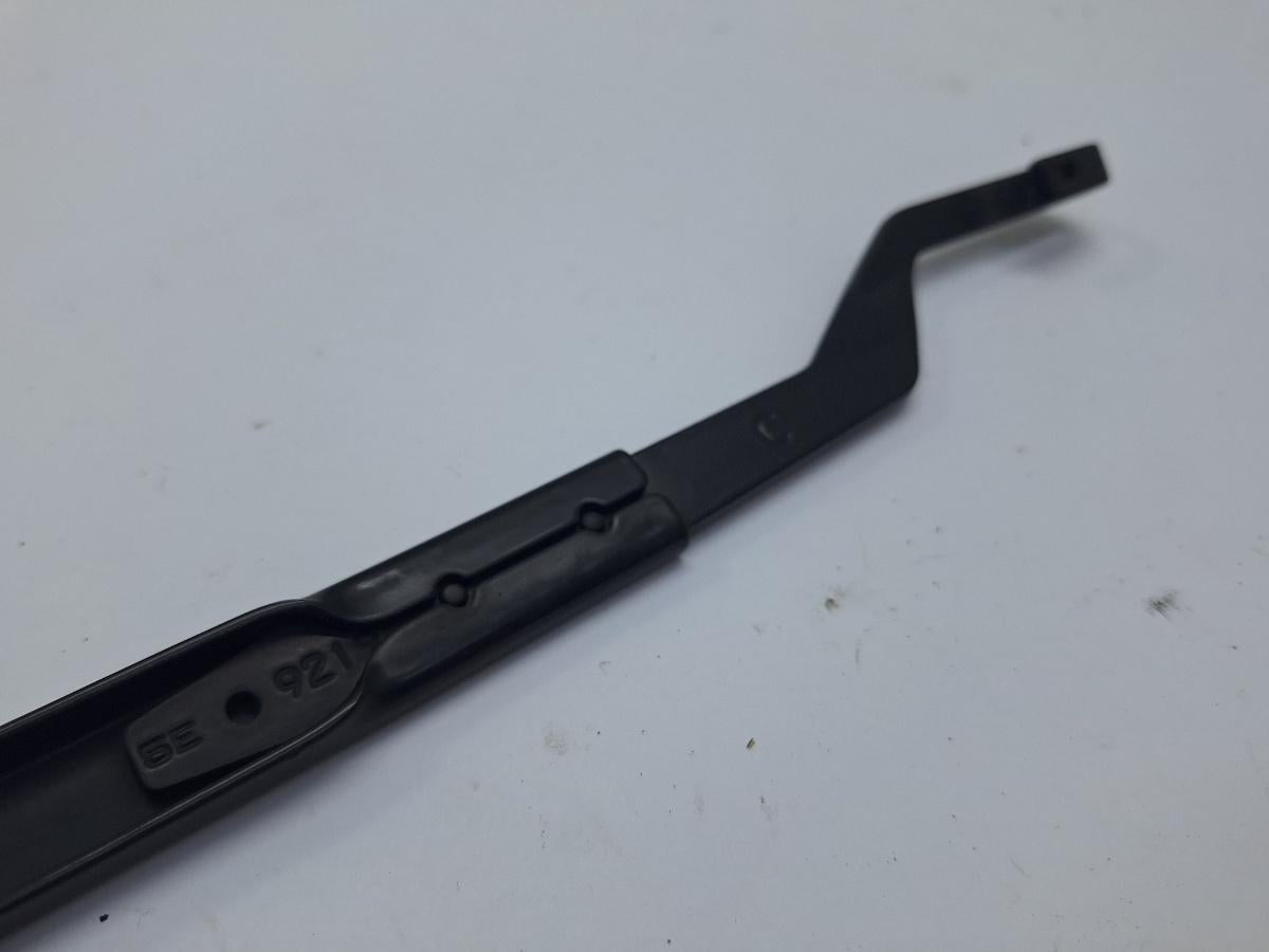 Brat stergator parbriz dreapta TOYOTA COROLLA _E21_ 2018 -> 1.8 Hybrid 2ZR-FXE 8521102430
