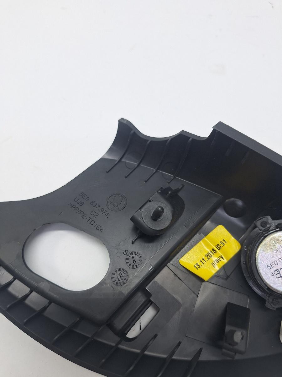 Difuzor de inalta frecventa portiera fata dreapta fata SKODA OCTAVIA III 5E3, NL3, NR3 2012 -> 2.0 TDI CKFC, CRMB, CYKA, DFFA 5E0837974