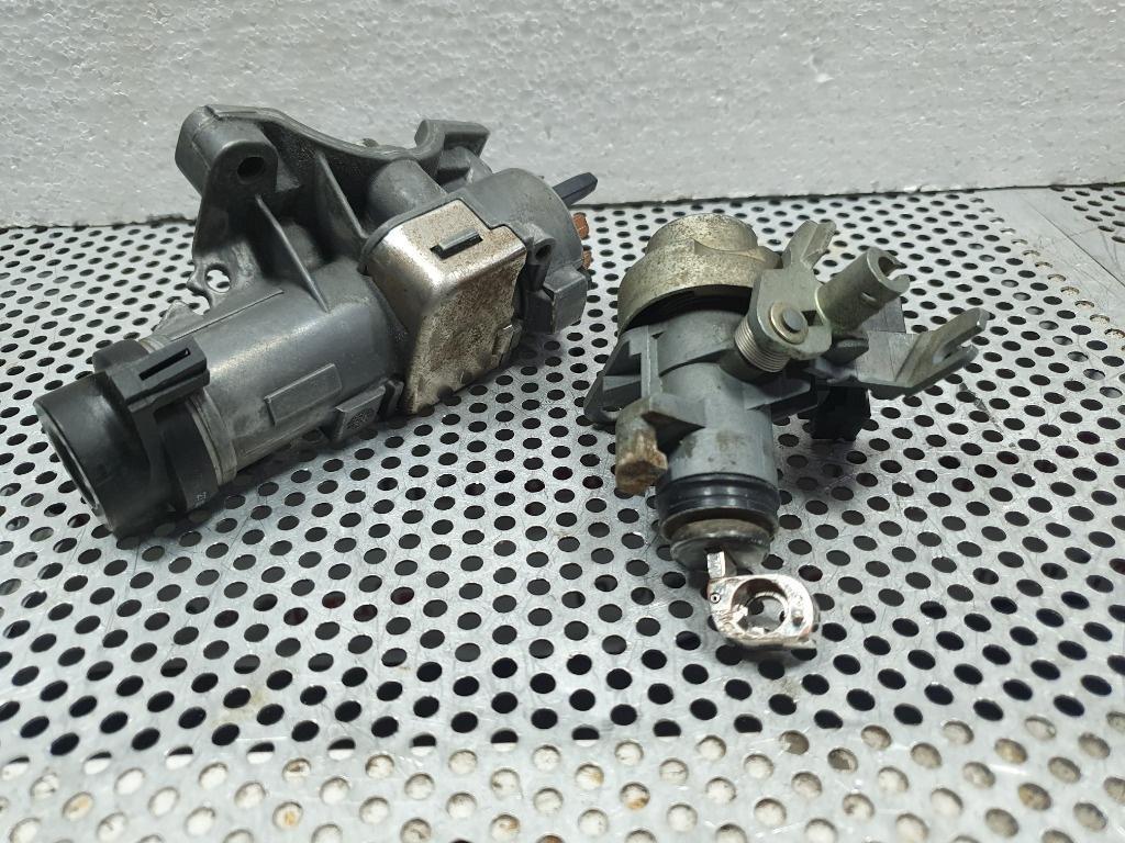 Set contact cu cheie si butuc haion AUDI A4 II 8E2, B6 2000 - 2005 1.9 TDI AVF, AWX, AUDI A4 II Avant 8E5, B6 2000 - 2005 1.9 TDI AVF, AWX 4B0905851G