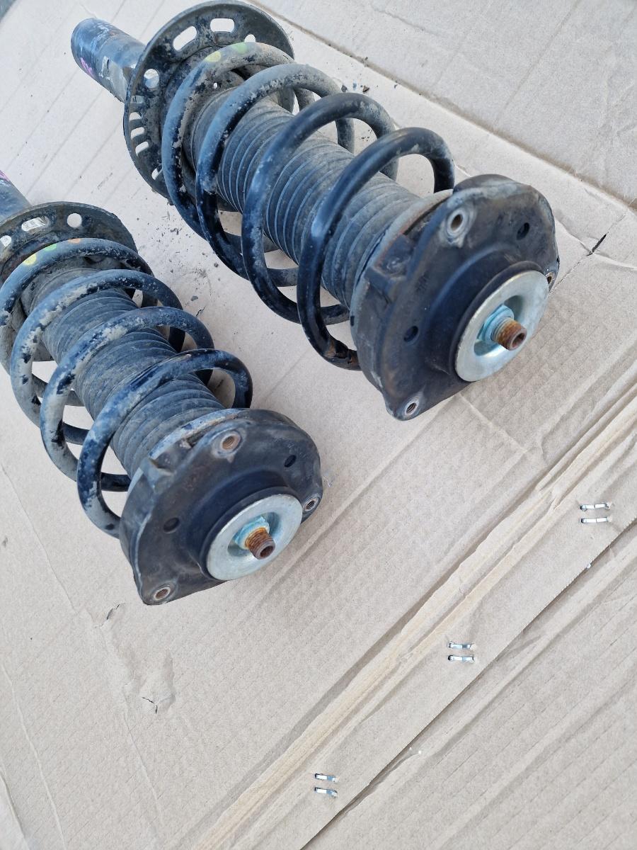 Set kit ansamblu suspensie fata VOLKSWAGEN PASSAT 365 2010 - 2014 2.0 TDi BlueMotion CFFB 3AA413031M
