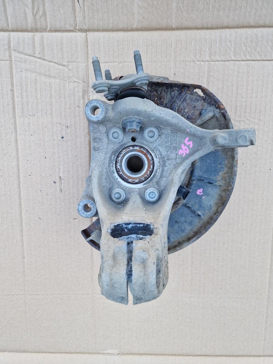 Fuzeta stanga fata VOLKSWAGEN PASSAT 365 2010 - 2014 2.0 TDi BlueMotion CFFB