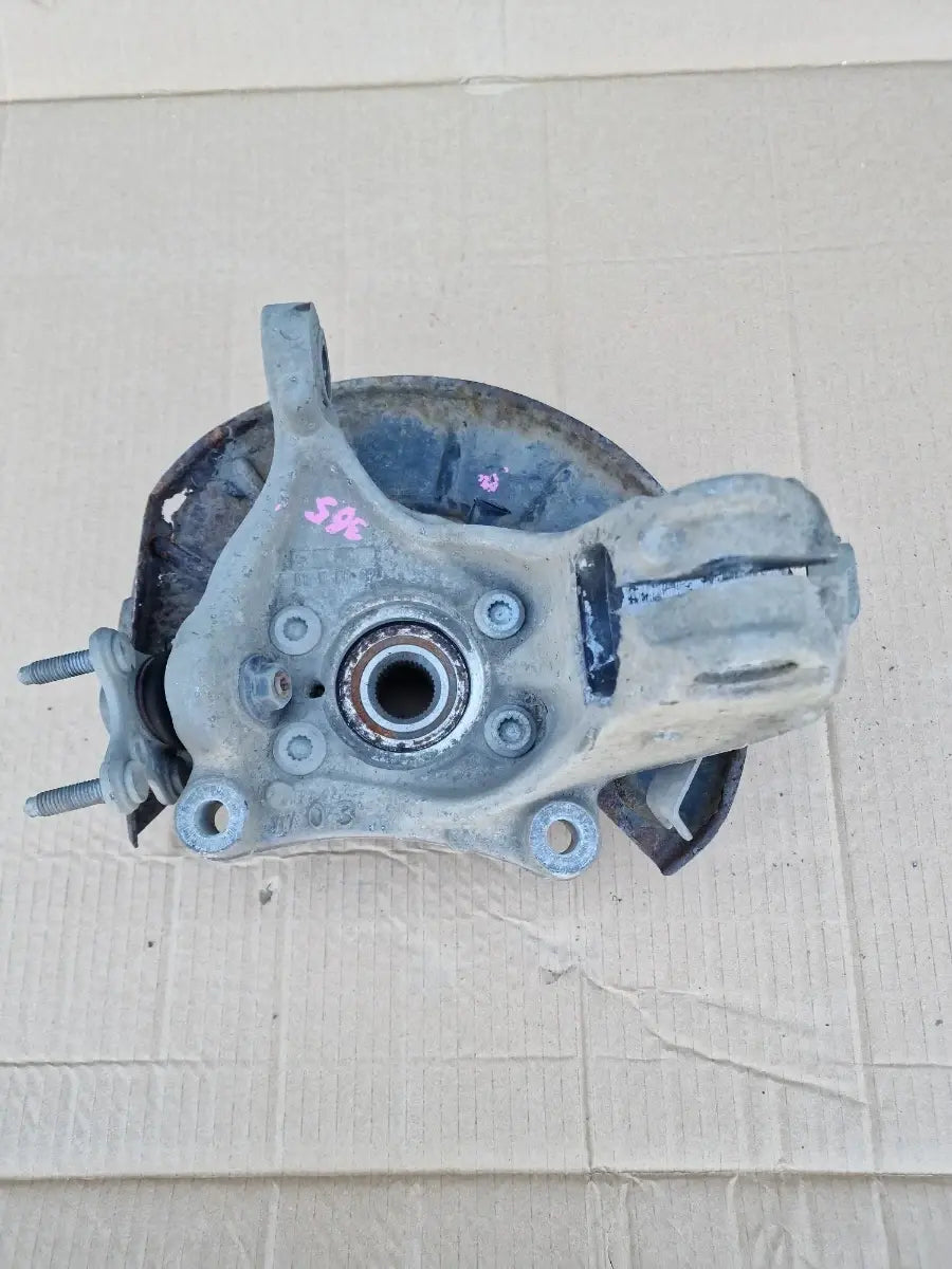 Fuzeta stanga fata VOLKSWAGEN PASSAT 365 2010 - 2014 2.0 TDi BlueMotion CFFB