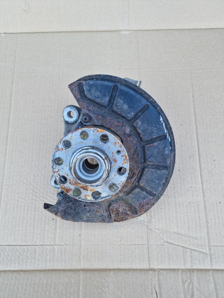 Fuzeta stanga fata VOLKSWAGEN PASSAT 365 2010 - 2014 2.0 TDi BlueMotion CFFB