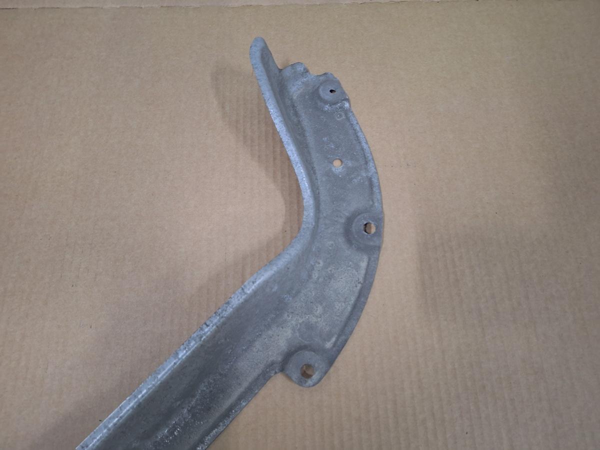 Protectie sub caroserie/scut TOYOTA COROLLA _E21_ 2018 -> 1.8 Hybrid 2ZR-FXE 57683F4020