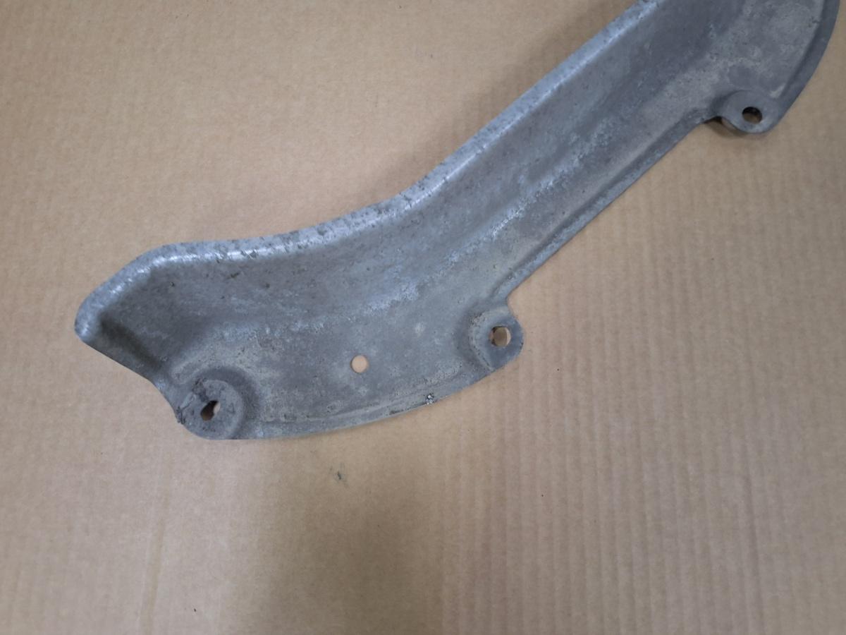 Protectie sub caroserie/scut TOYOTA COROLLA _E21_ 2018 -> 1.8 Hybrid 2ZR-FXE 57683F4020