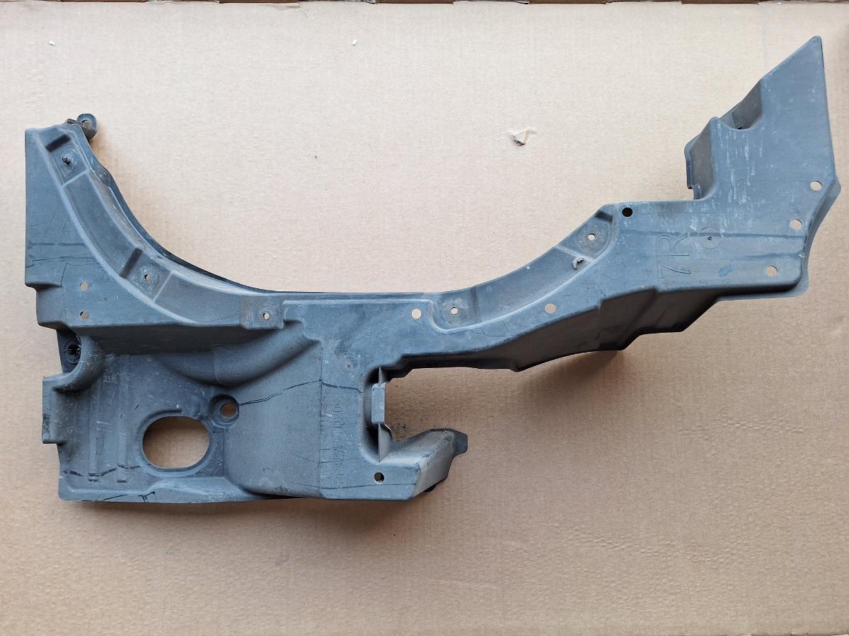 Scut de protectie sub caroserie portbagaj dreapta spate TOYOTA COROLLA _E21_ 2018 -> 1.8 Hybrid 2ZR-FXE 57627-02160