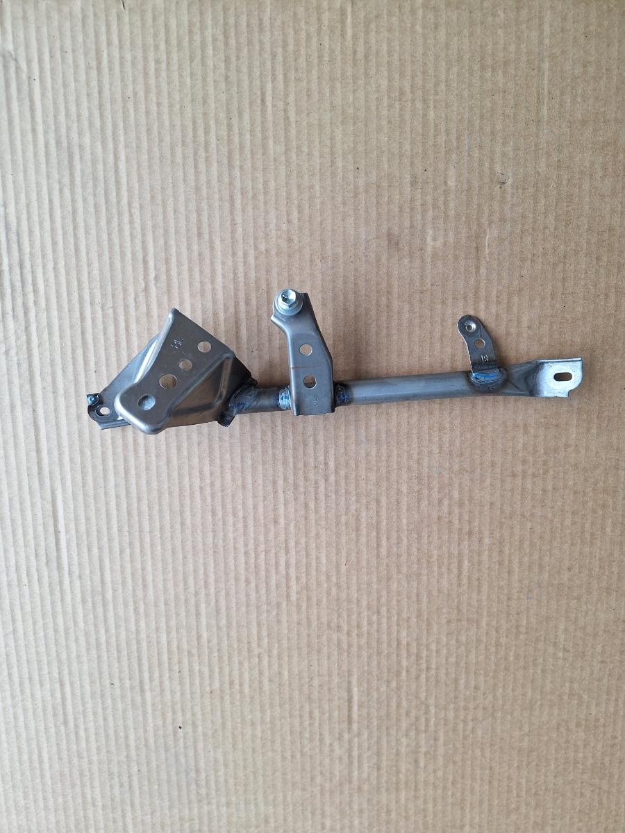 Suport stanga traversa plansa bord TOYOTA COROLLA _E21_ 2018 -> 1.8 Hybrid 2ZR-FXE 5530802150