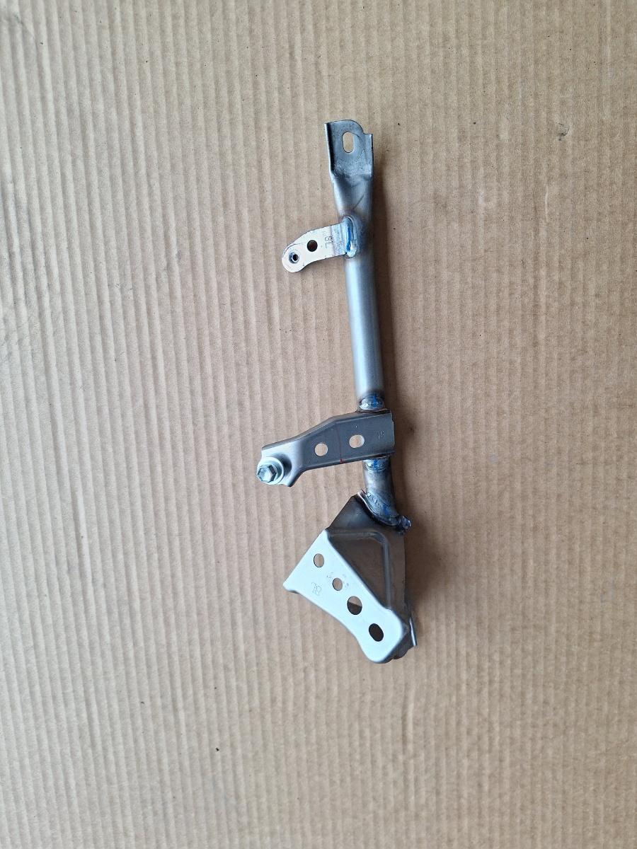 Suport stanga traversa plansa bord TOYOTA COROLLA _E21_ 2018 -> 1.8 Hybrid 2ZR-FXE 5530802150