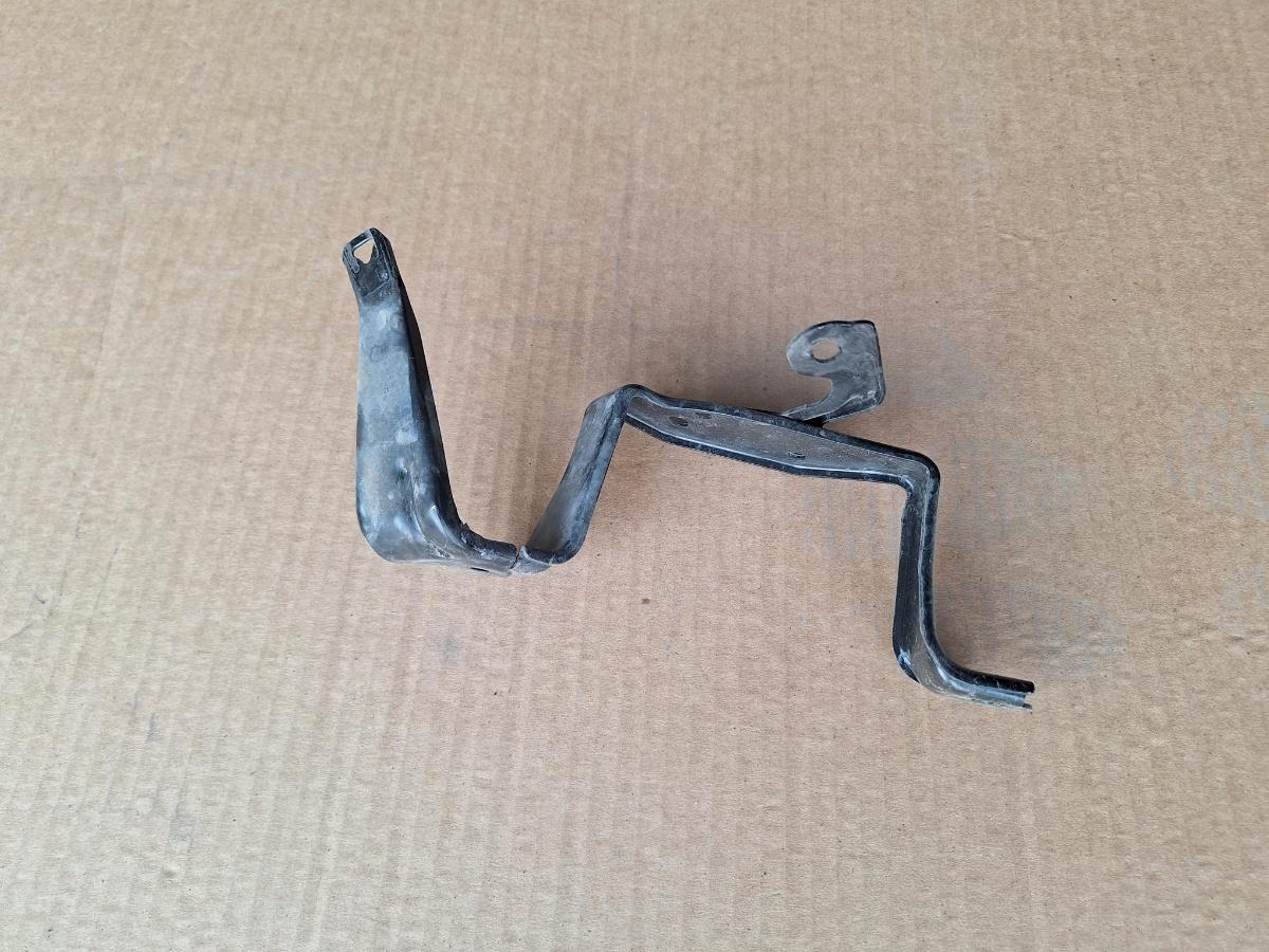 Suport cablu de inalta tensiune TOYOTA COROLLA _E21_ 2018 -> 1.8 Hybrid 2ZR-FXE 821H1-02070