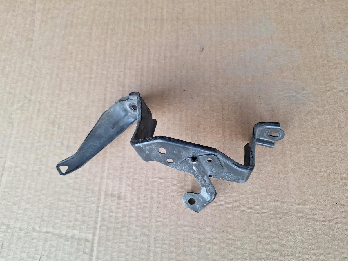 Suport cablu de inalta tensiune TOYOTA COROLLA _E21_ 2018 -> 1.8 Hybrid 2ZR-FXE 821H1-02070