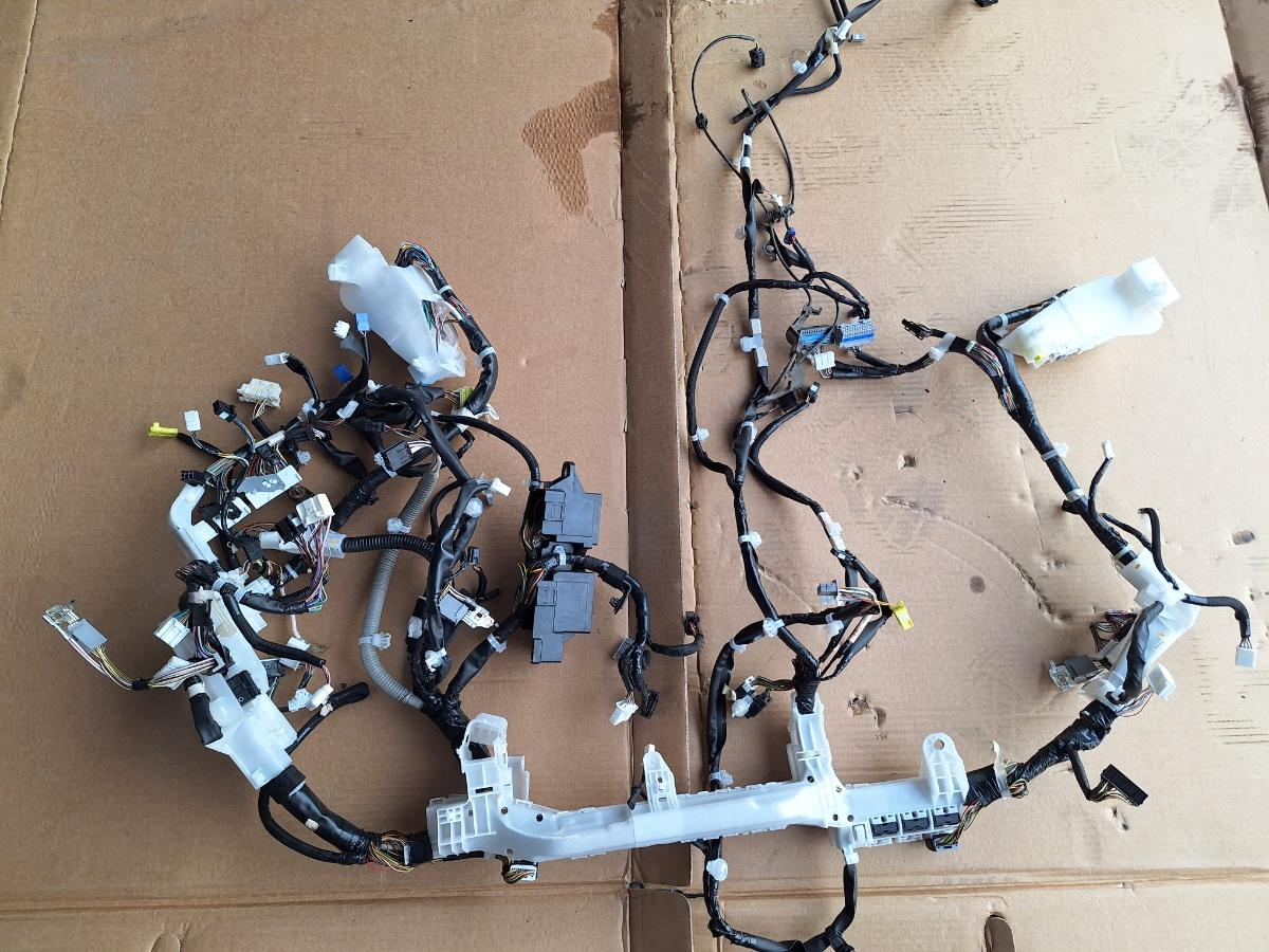 Cablaj panou bord TOYOTA COROLLA _E21_ 2018 -> 1.8 Hybrid 2ZR-FXE 82145F2T20