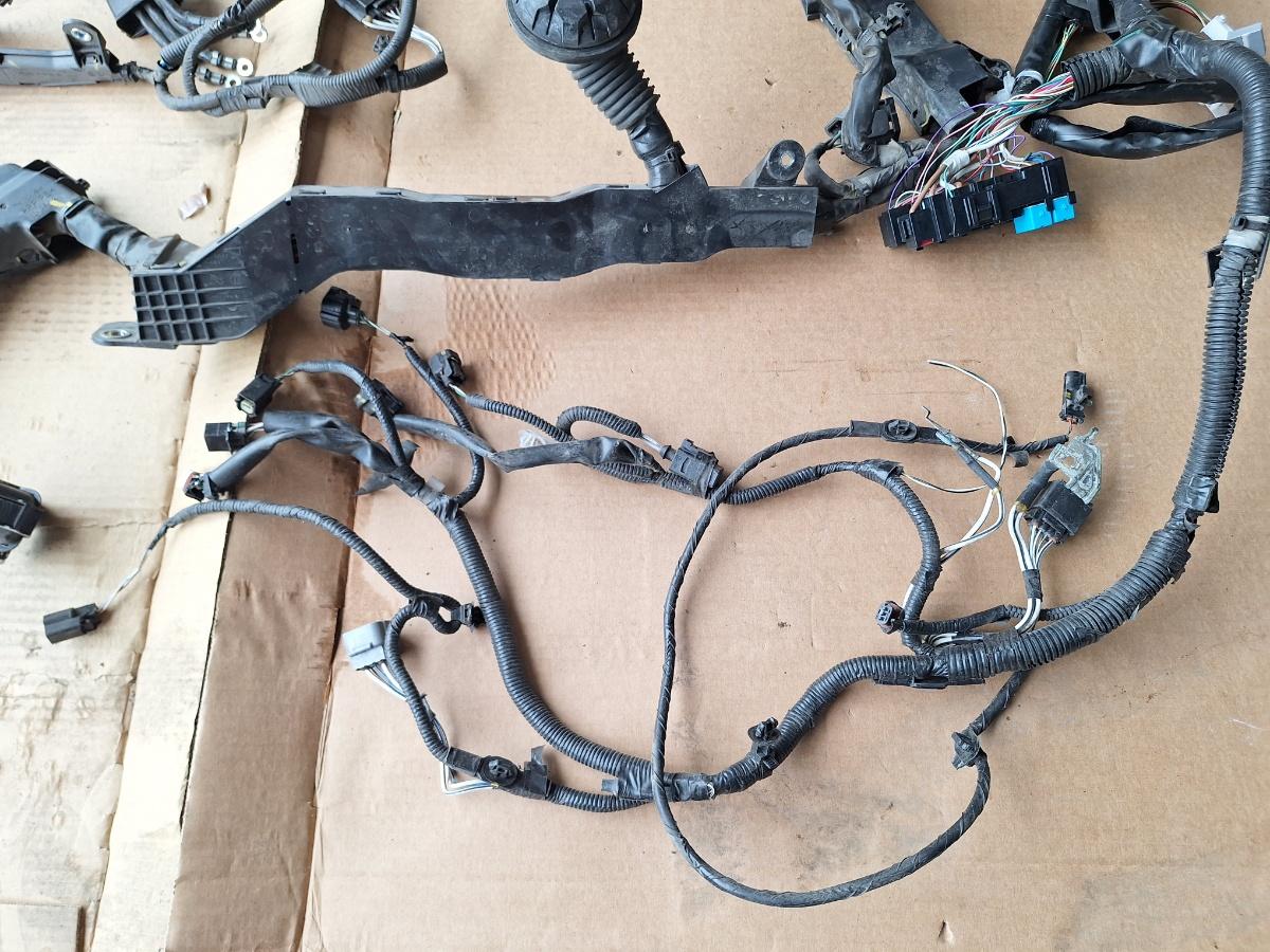 Instalatie electrica compartiment motor TOYOTA COROLLA _E21_ 2018 -> 1.8 Hybrid 2ZR-FXE 82111F2700