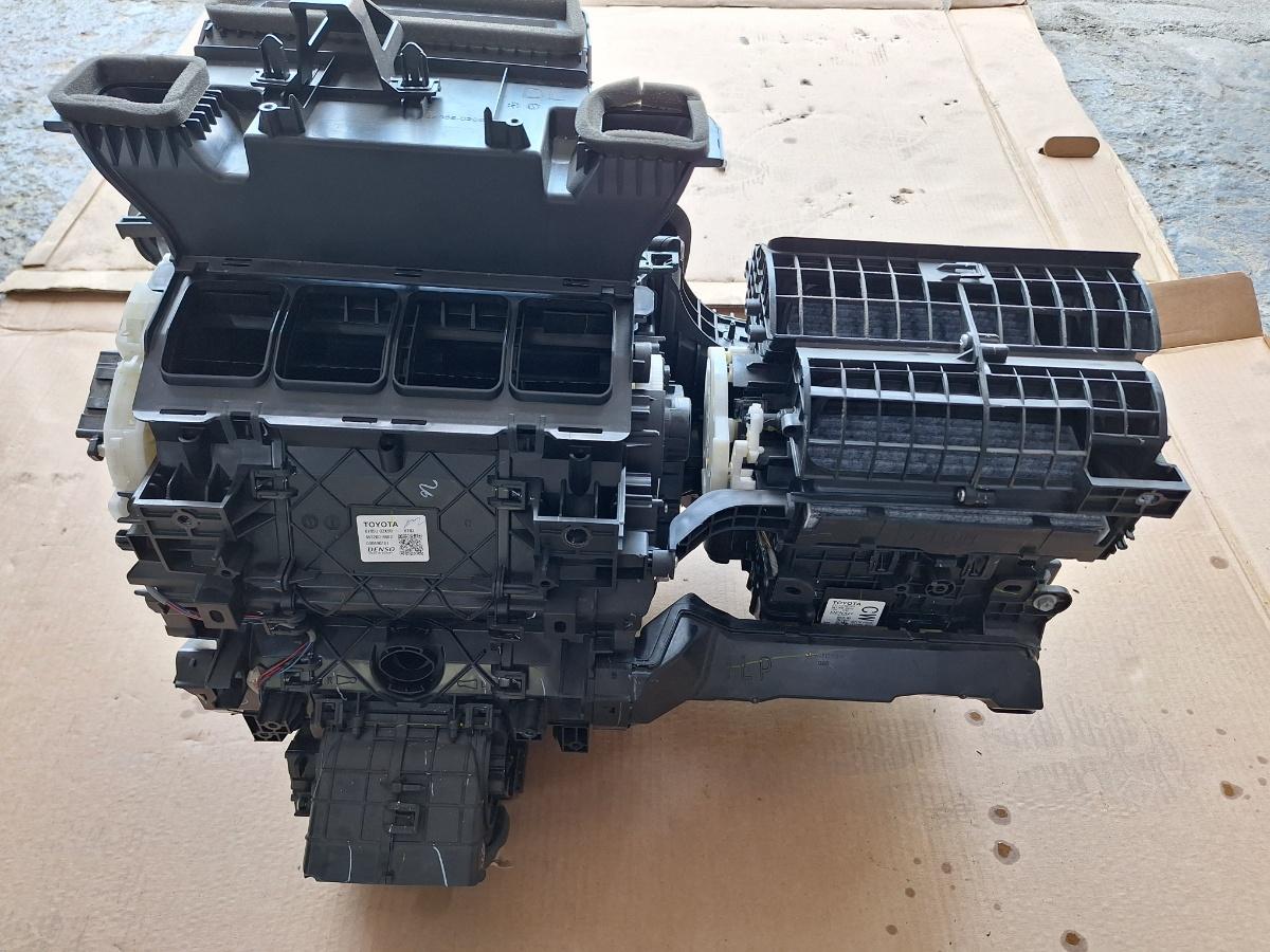 Carcasa ansamblu aeroterma complet TOYOTA COROLLA _E21_ 2018 -> 1.8 Hybrid 2ZR-FXE 87050-02X50