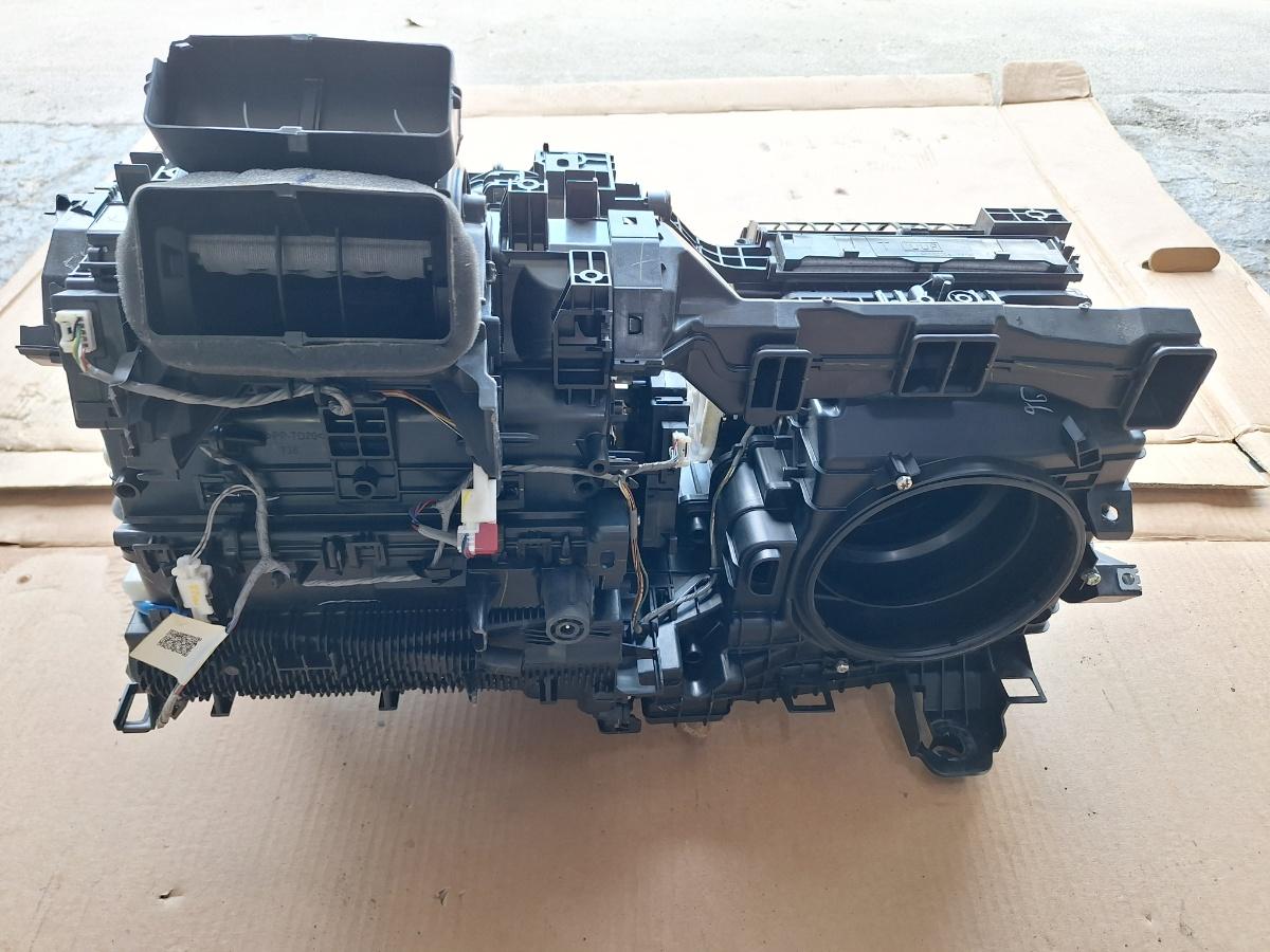 Carcasa ansamblu aeroterma complet TOYOTA COROLLA _E21_ 2018 -> 1.8 Hybrid 2ZR-FXE 87050-02X50