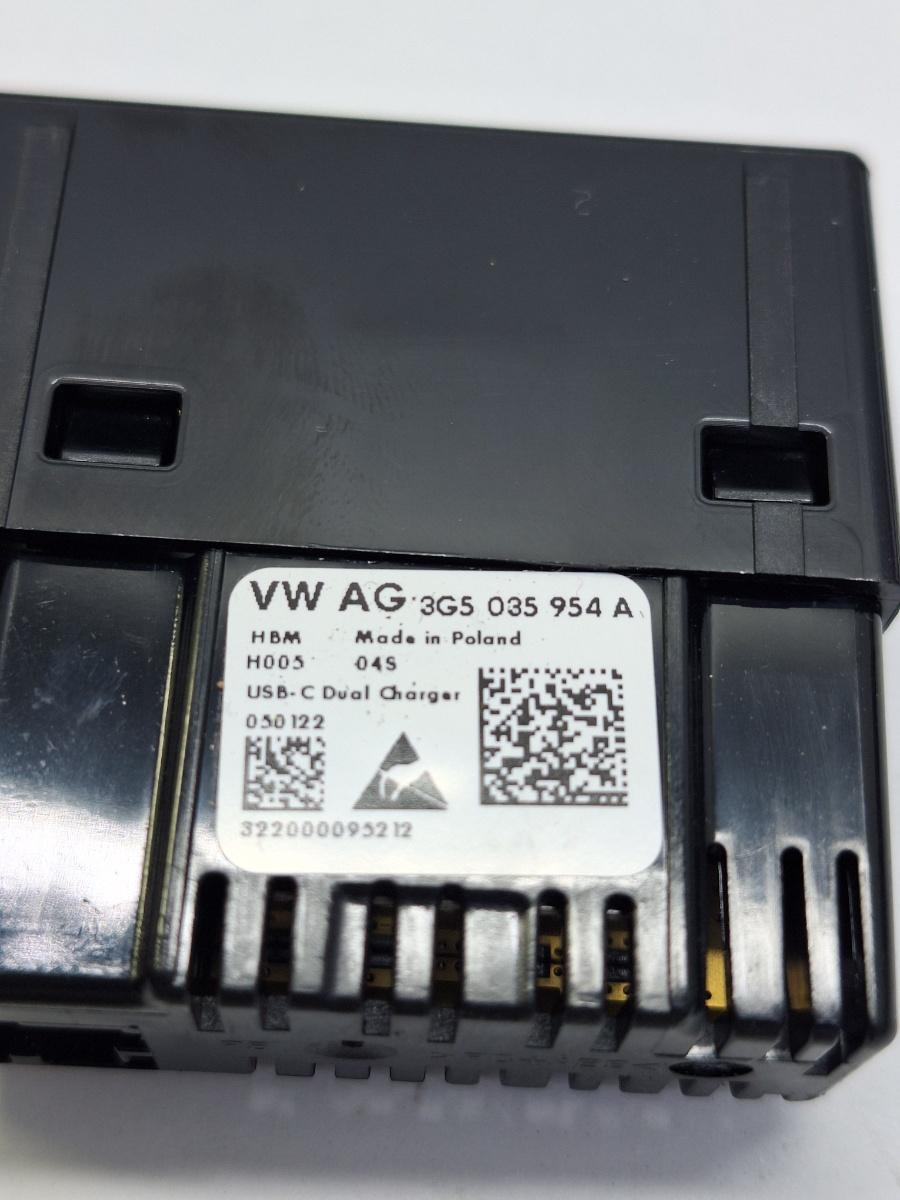 Conector priza USB SKODA KAMIQ [ 2018 -> ] 1.5 TSI ACT EVO DPCA 3G5035954A