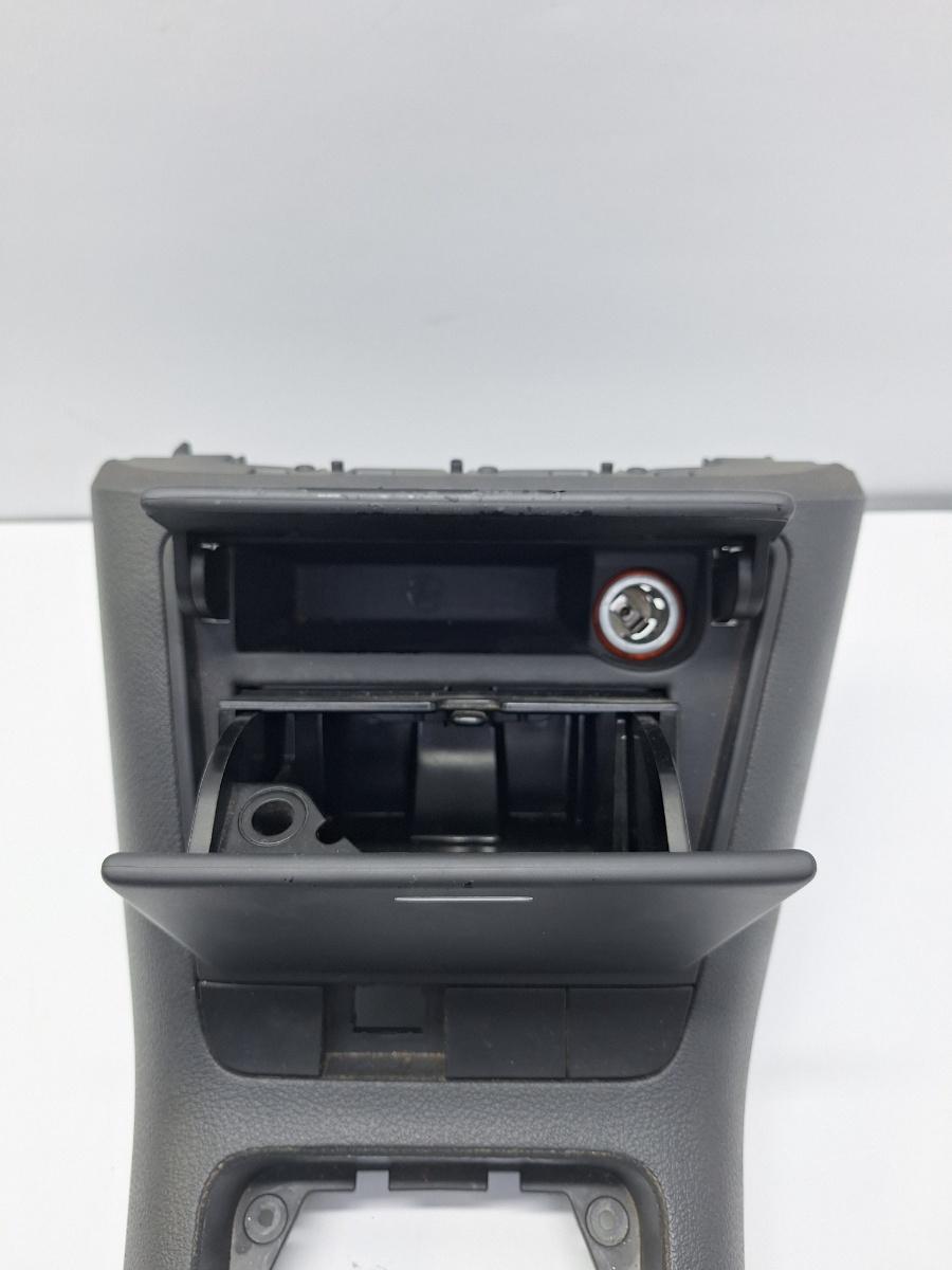 Consola centrala VOLKSWAGEN GOLF PLUS 5M1, 521 2004 - 2013 1.9 TDI BKC, BLS, BXE 5M1863487A