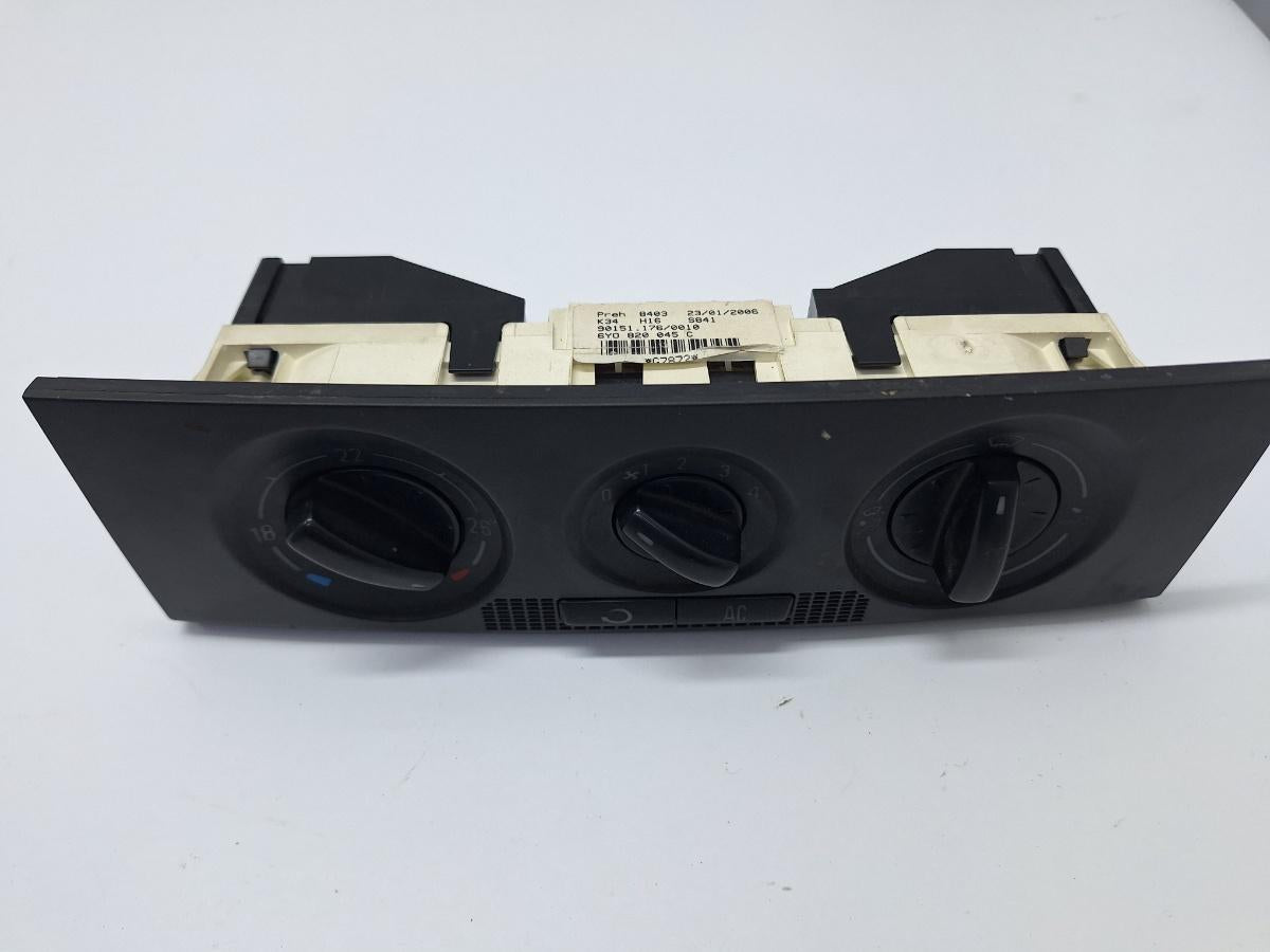 Panou Clima VOLKSWAGEN POLO 9N_ 2001 - 2012 1.4 16V AUA, BBY, BKY 6Y0820045C