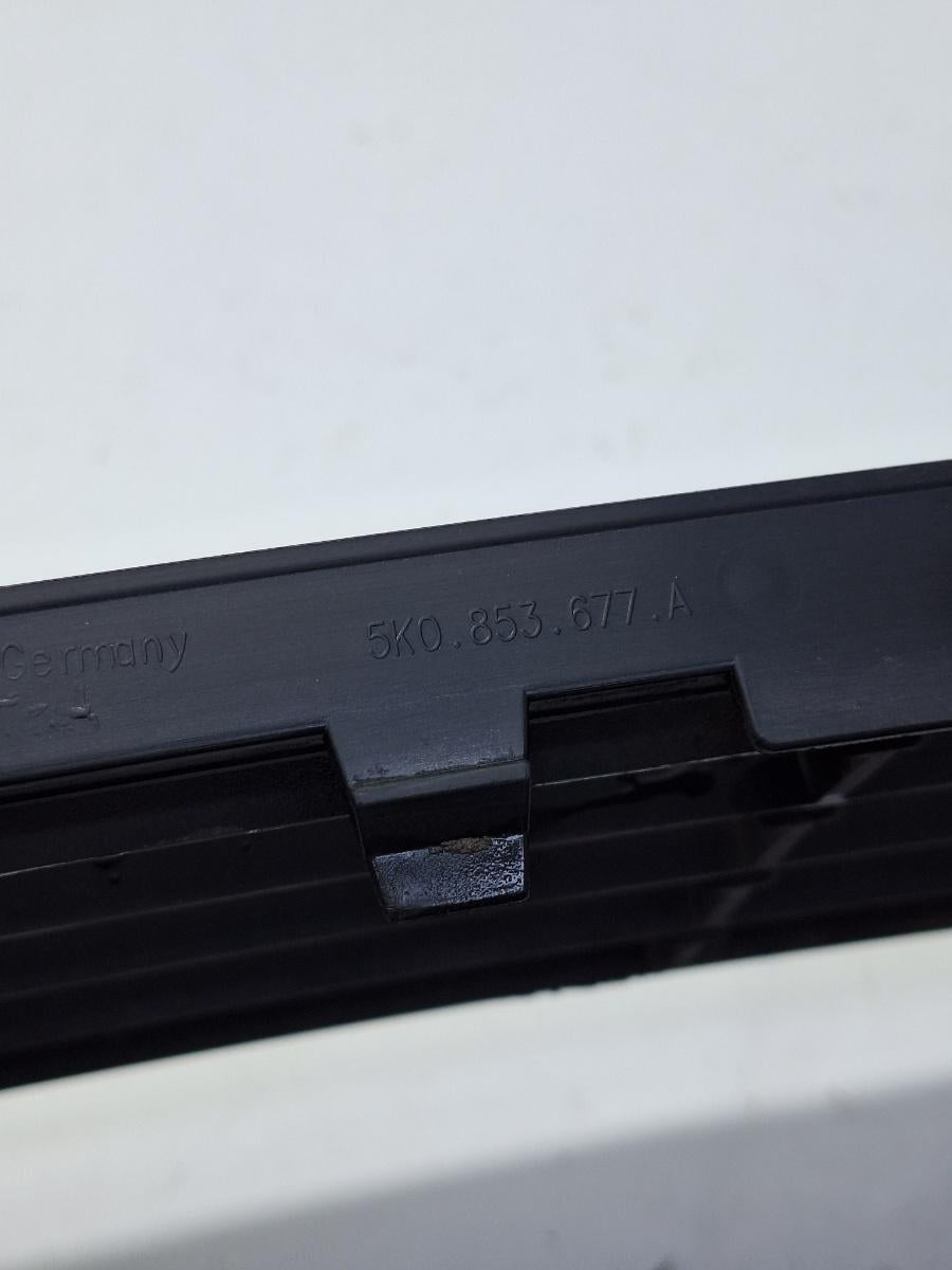 Grila inferioara bara de protectie fata VOLKSWAGEN GOLF VI 5K1 2008 - 2013 2.0 TDI CBDC, CLCA 5K0853677A