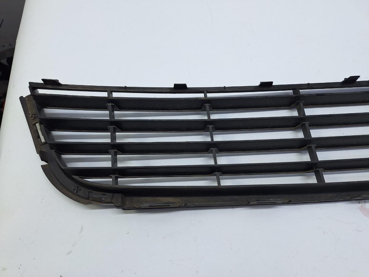 Grila inferioara bara de protectie fata VOLKSWAGEN GOLF VI 5K1 2008 - 2013 2.0 TDI CBDC, CLCA 5K0853677A