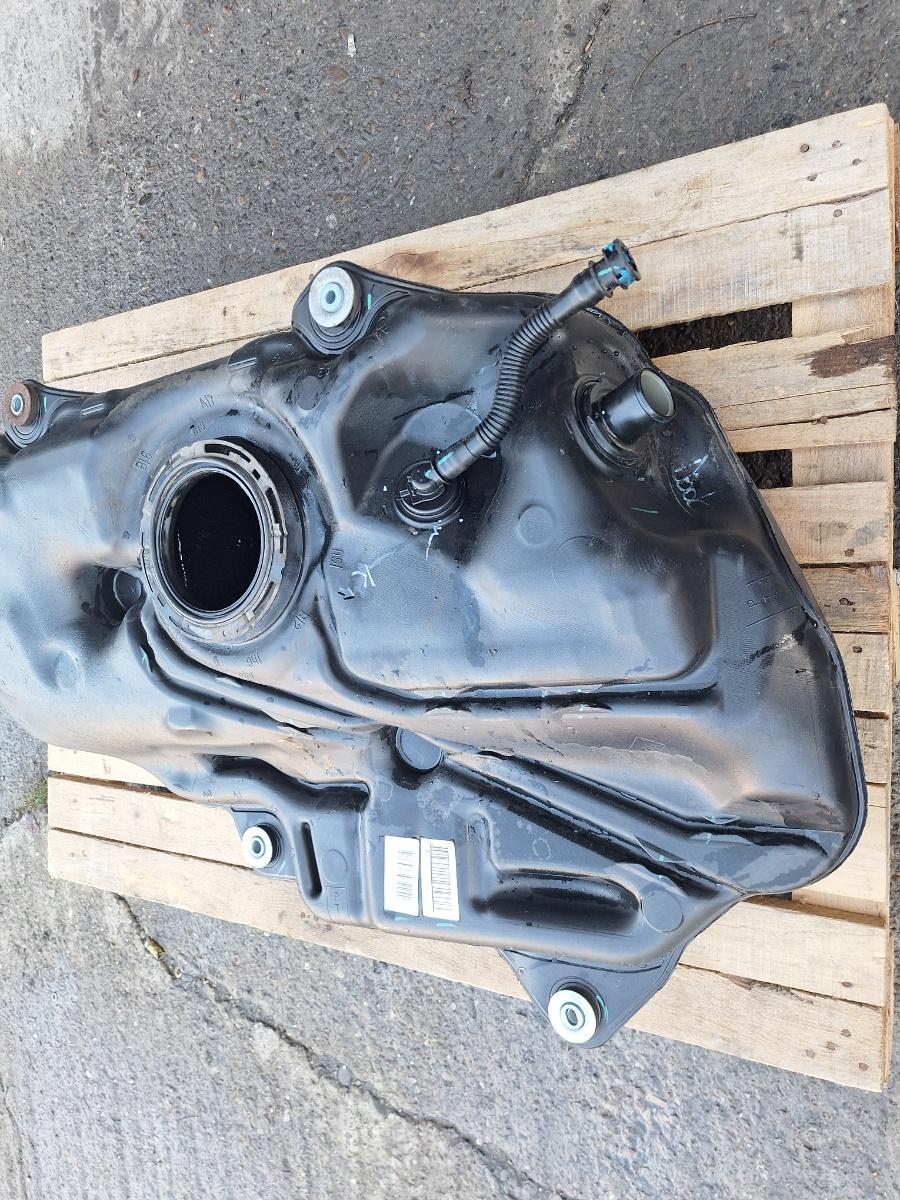 Rezervor combustibil TOYOTA COROLLA _E21_ 2018 -> 1.8 Hybrid 2ZR-FXE 77100F4100