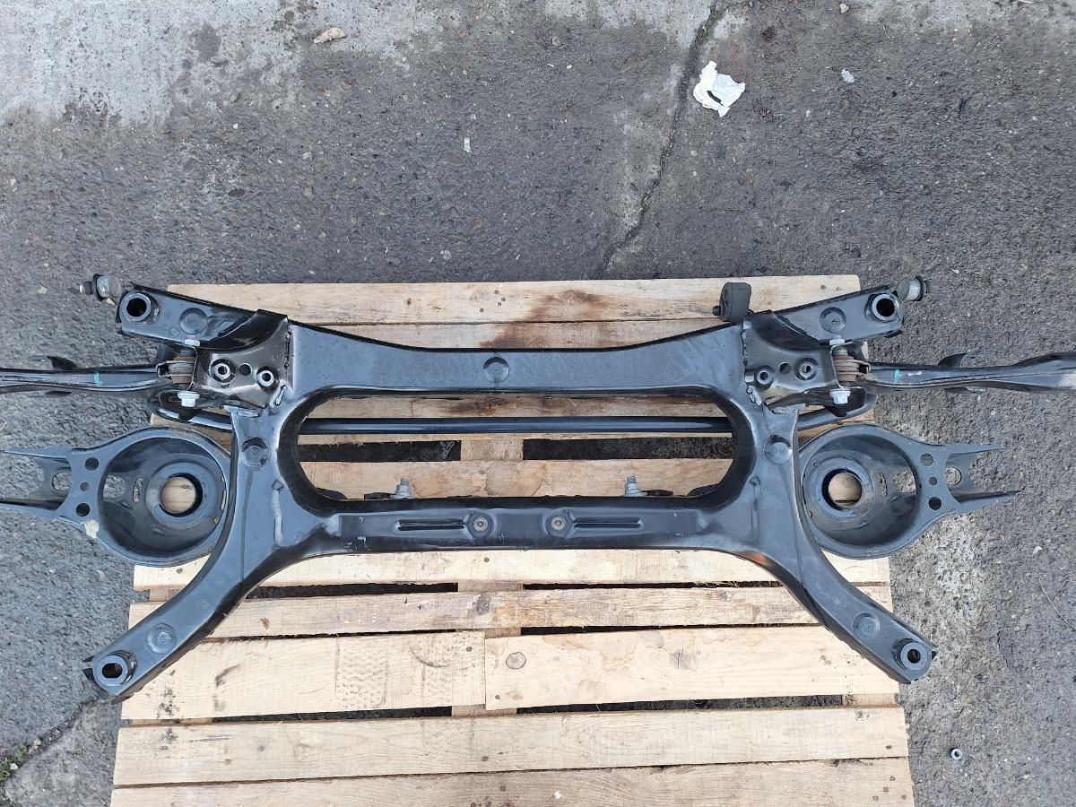 Punte spate TOYOTA COROLLA _E21_ 2018 -> 1.8 Hybrid 2ZR-FXE 48760F4010